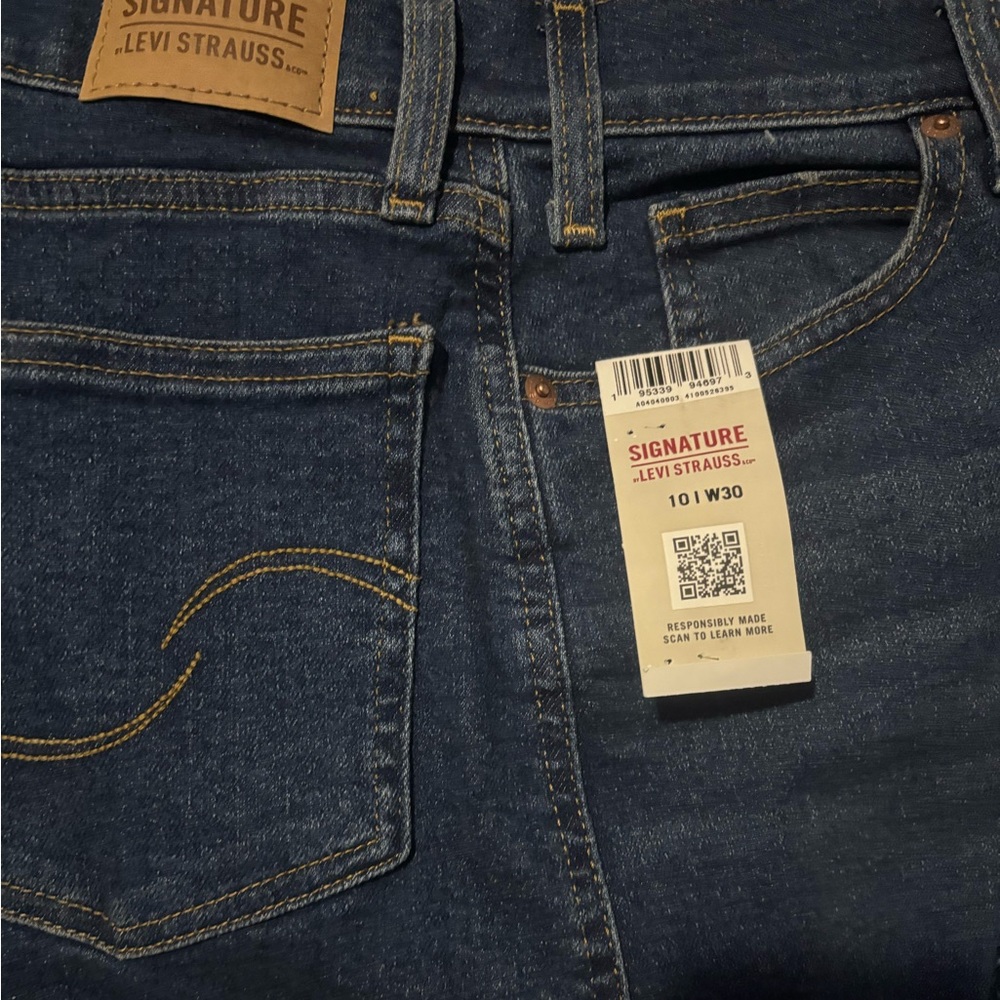 Signature by Levi Strauss women Deep Indigo Relaxed Jeans